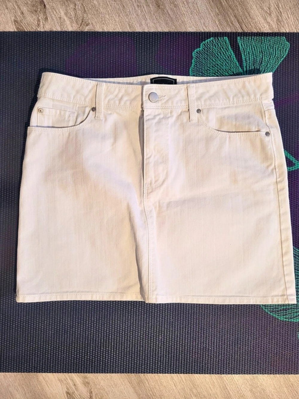 Gap Cream Jean Shorts Waist 6 / 28 Good